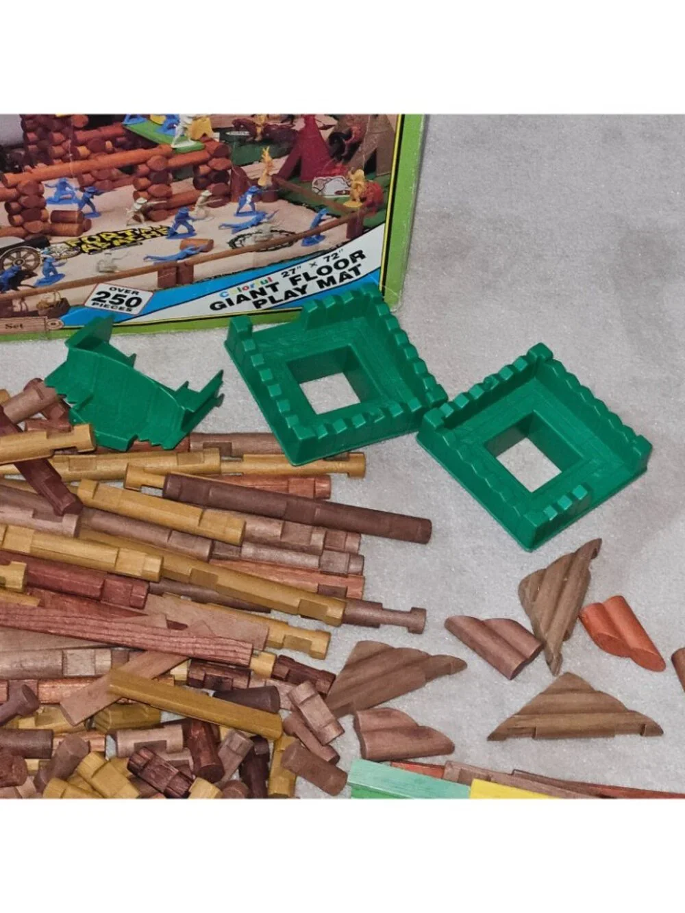 VTG 350+ pc Fort Apache Frontier Play Set Wood Build Cowboy Indian Play Mat READ